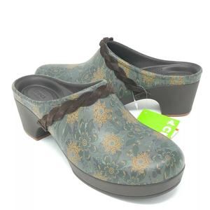 Crocs cobbler clogs Sarah Graphic Brown Boho Floral Leather detail Womens Size 8
